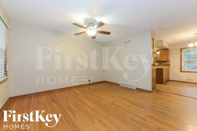 Building Photo - 6800 N Walrond Ave