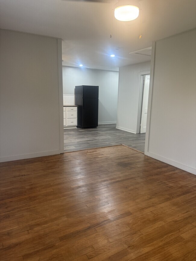 Foto del edificio - 916 E 6th St