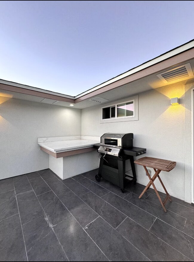 Patio con parrilla para barbacoa (2) 2do piso - 551 11th Ave