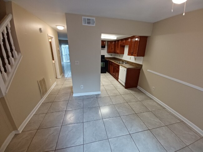 Building Photo - 6468 Parton Ct
