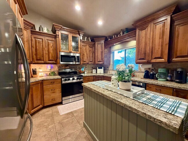 Foto del edificio - Spacious 4-Bedroom Home in Layton, UT!