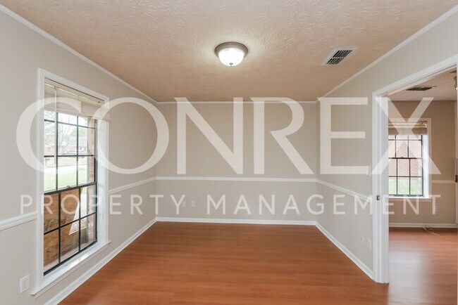 Building Photo - Lovely 3 Bedroom with Brick Fireplace!