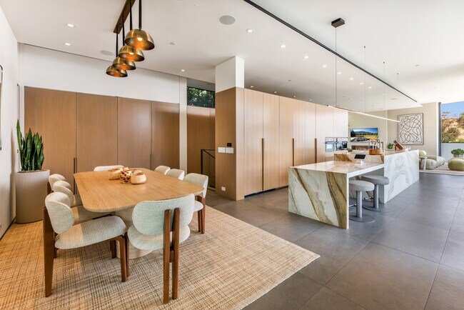 Foto del edificio - 1807 Blue Heights Dr