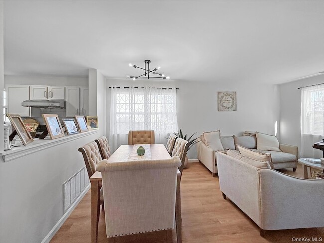 Building Photo - 50 Lois Ln