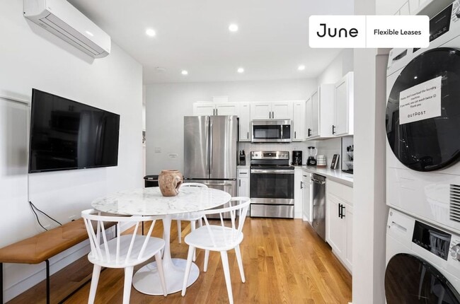 Building Photo - Nice Private ROOM in Bed-Stuy
