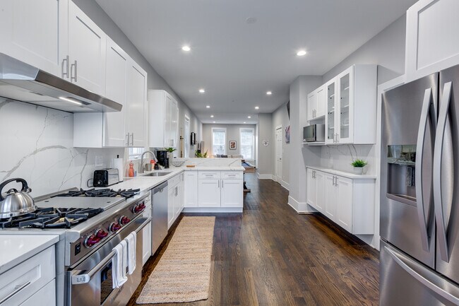 Foto del edificio - 1148 W Addison St