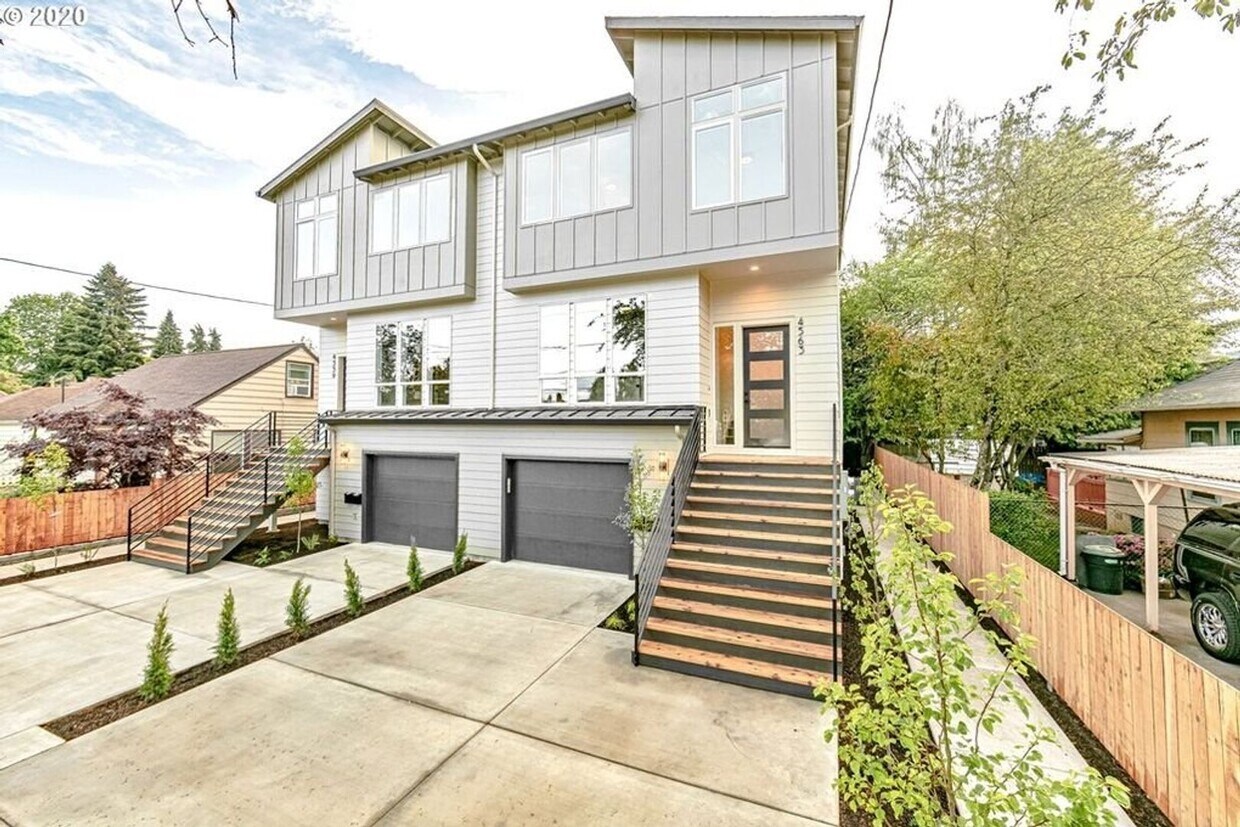 Primary Photo - 4559-4563 N Borthwick Ave