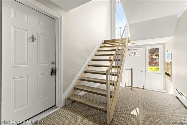 Building Photo - 2425 Torquay Ave