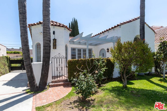 Foto del edificio - 146 N Citrus Ave