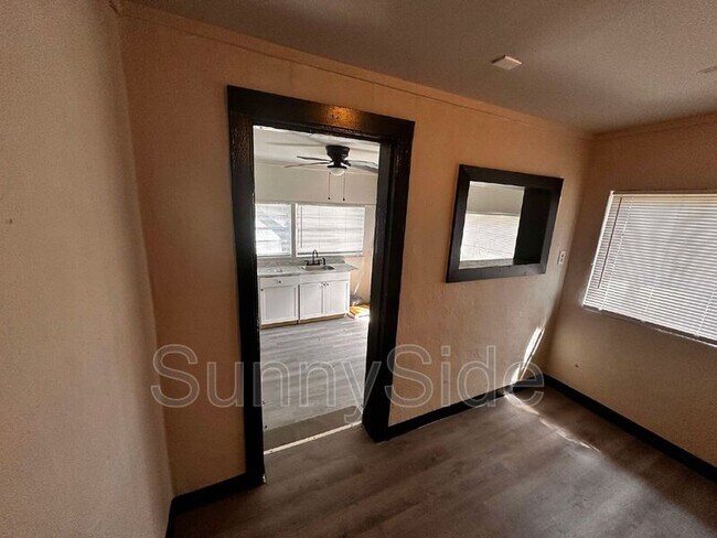 Foto del edificio - 8105 W Colonial Dr