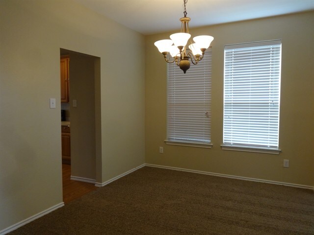Building Photo - 541 N Parks Drive