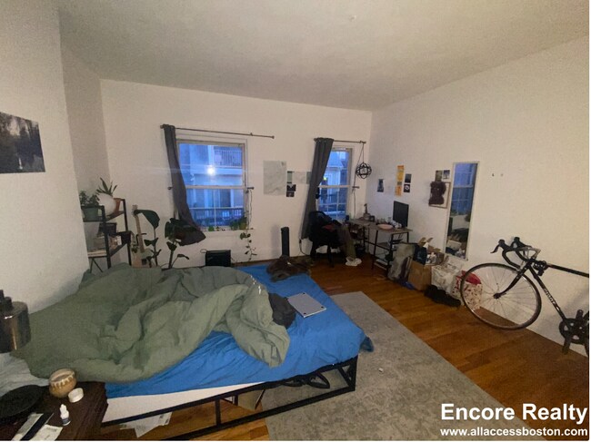 Building Photo - 8 Sewall St