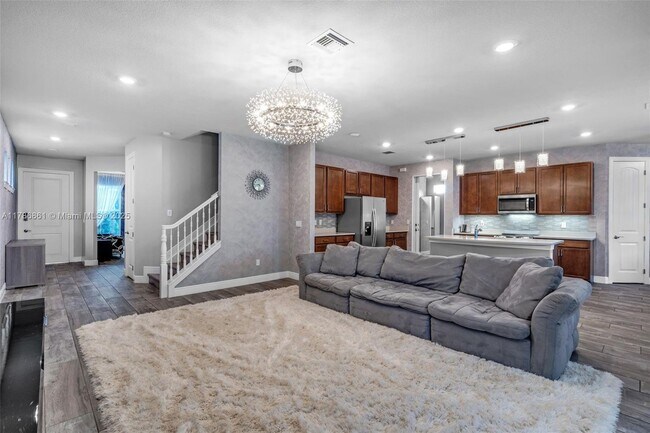 Foto del edificio - 3813 Greenway Dr