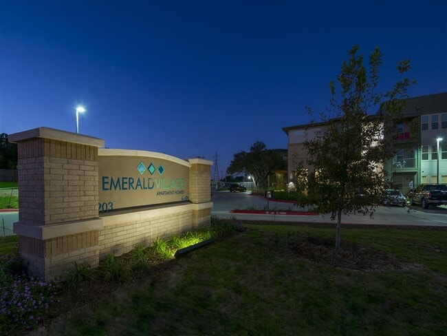 Building Photo - Emerald Village