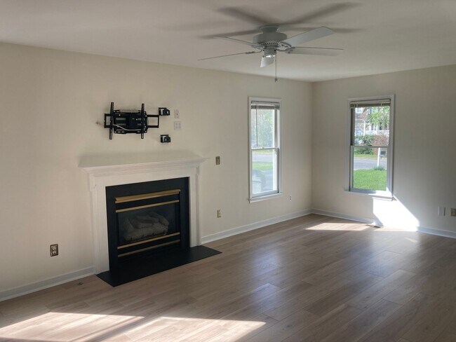 Building Photo - 9145 Polo Pony Ct