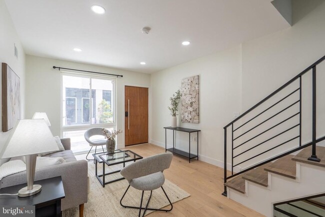 Foto del edificio - 622 McClellan St