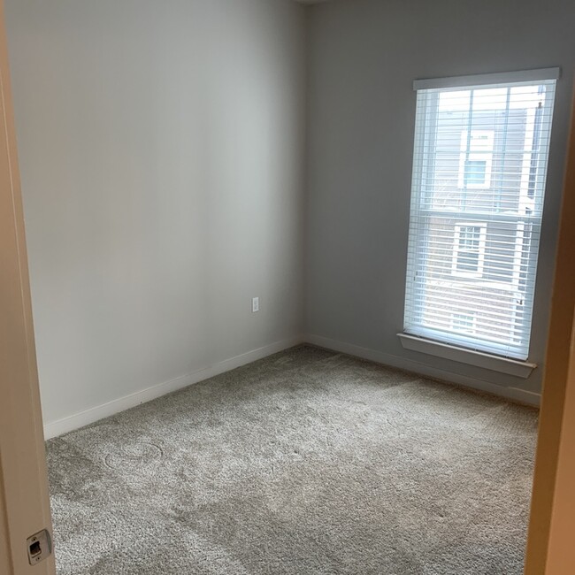 Building Photo - 109 Residences Ln