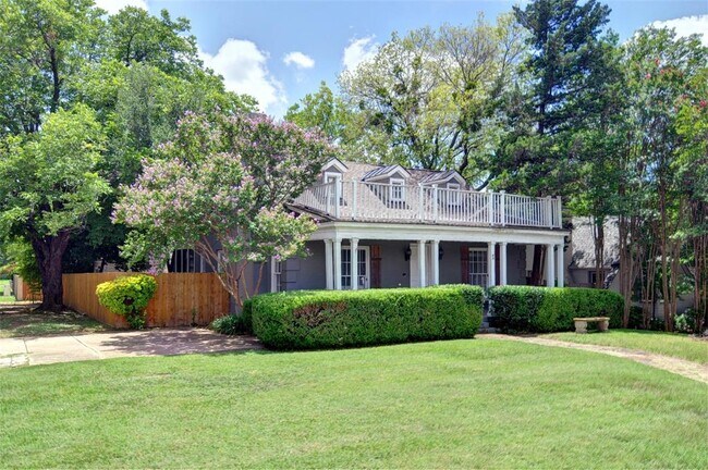 Building Photo - 3801 Bellaire Dr S