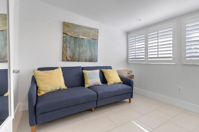 Foto del edificio - 2048 Harbor Ln