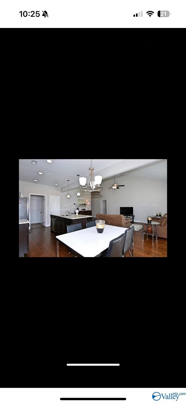 Foto del edificio - 605 Summerdawn Pl