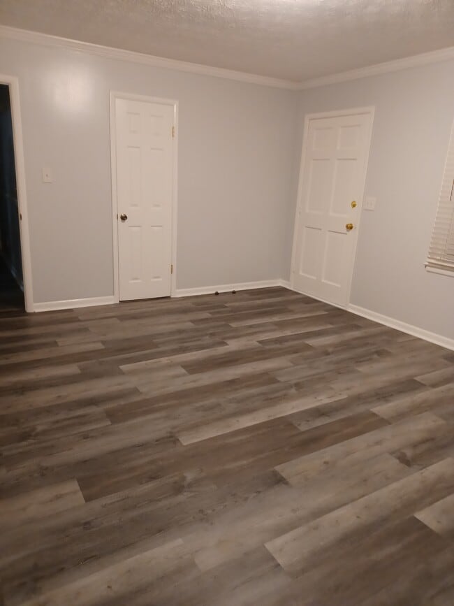 living Room - 404 Eastwood Dr