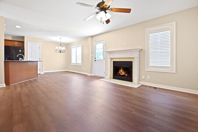 Foto del edificio - Pet Friendly Three Bedroom!