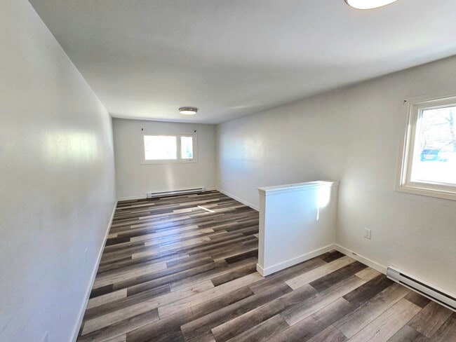 Building Photo - 355 Prince St