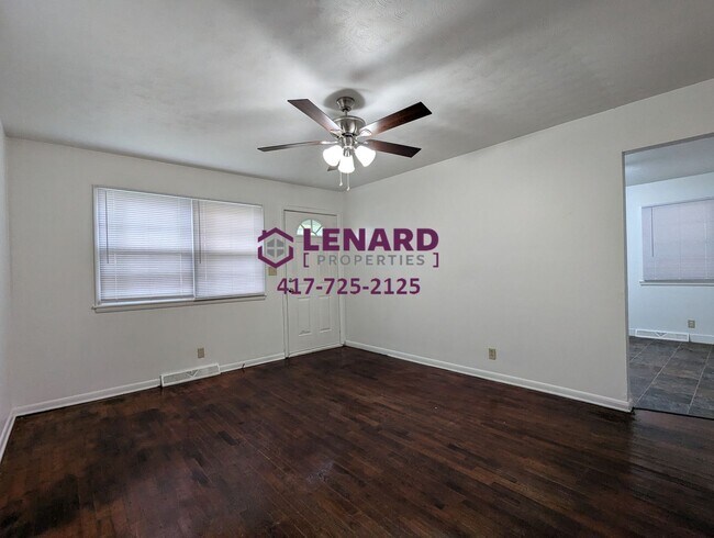 Building Photo - Spacious 3 Bedroom Home!