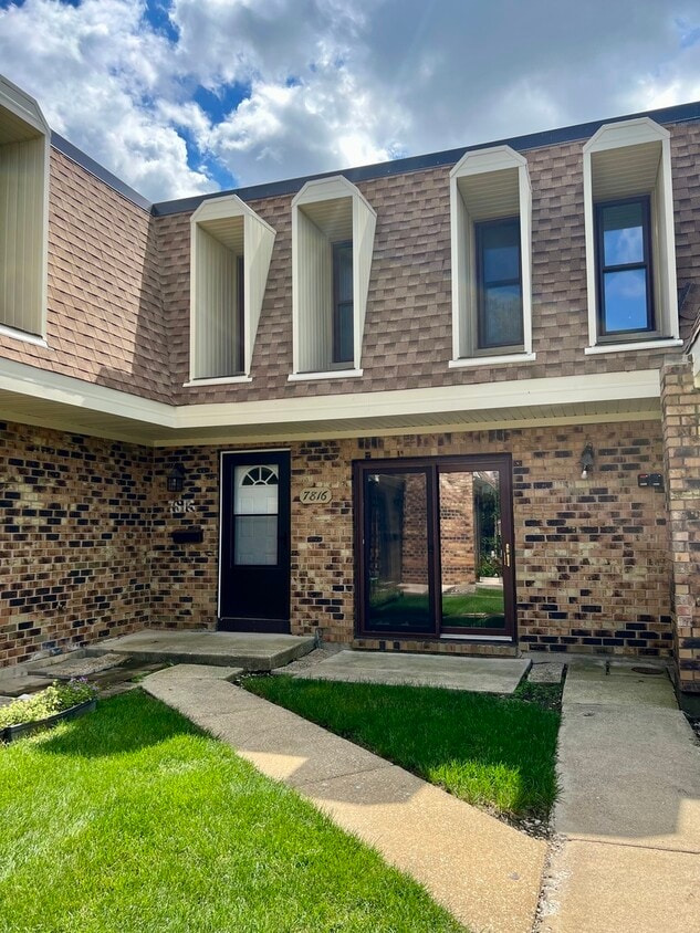 Foto principal - 7816 Woodward Ave