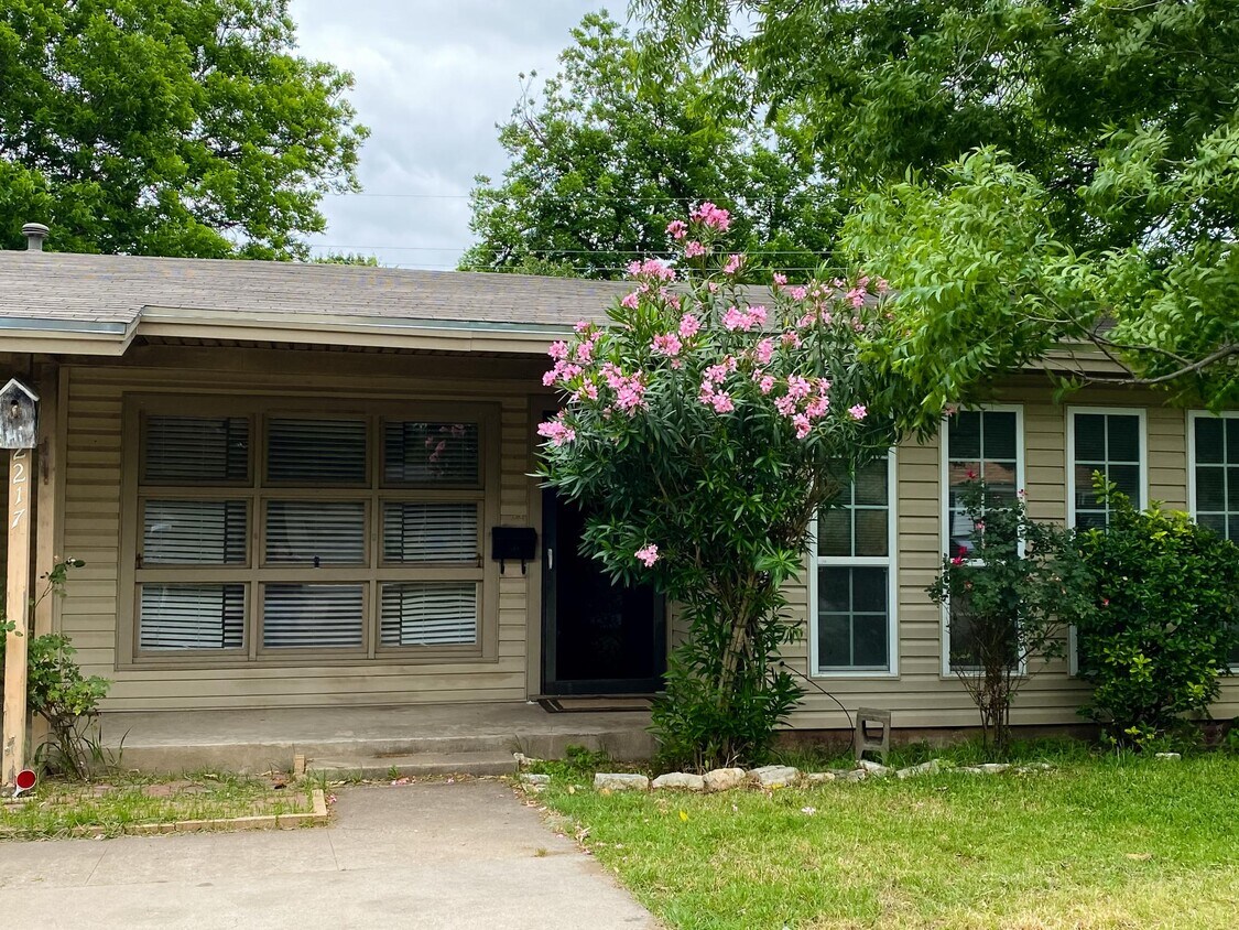 Foto principal - 2217 N 41st St