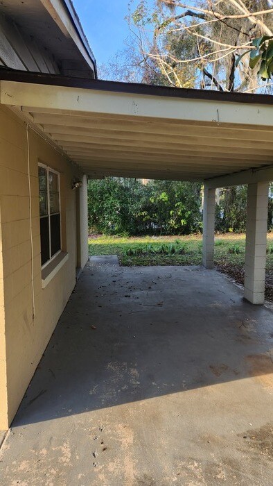 Building Photo - 405 W Winnemissett Ave, Deland, FL, 32720