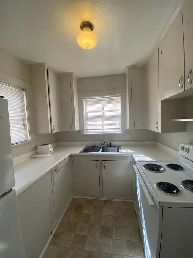 Foto del edificio - 545 E Park Ave