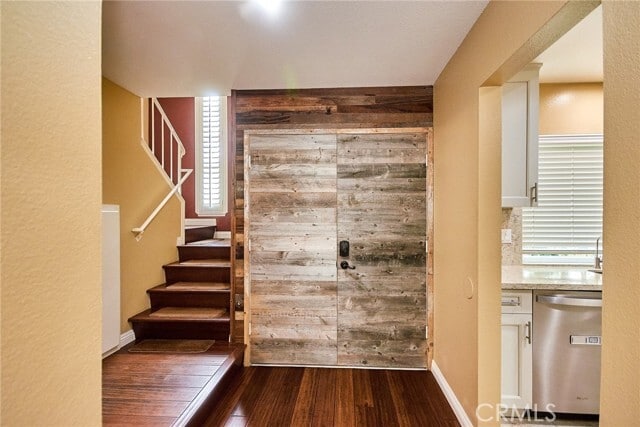 Foto del edificio - 881 Hartford Ln
