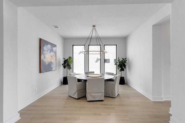 Building Photo - 325 Cumberland Cv