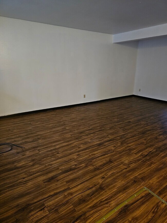 Foto del edificio - 6201-6203 Hammersley Rd