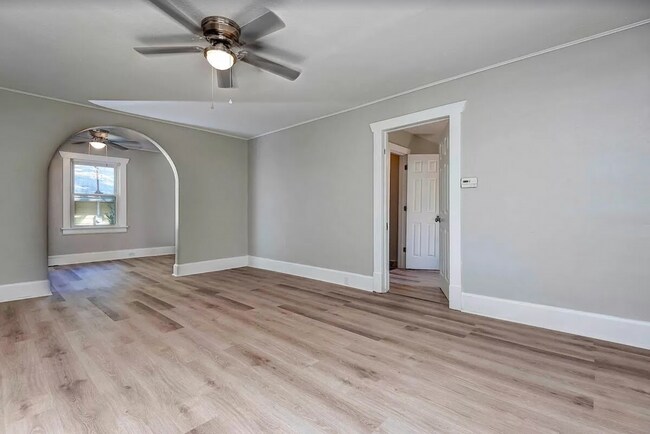 Foto del edificio - 2 bedroom 1 bath Bungalow at a great price!