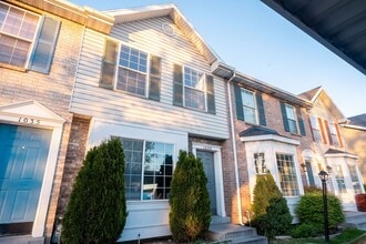 Building Photo - 1039 Eastgate Dr