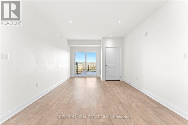 Photo du bâtiment - 300 Essa Rd