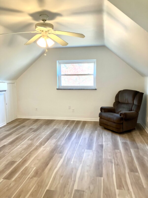 Foto del edificio - 6504 Windward St