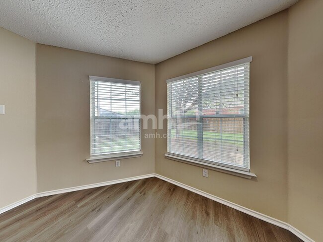 Building Photo - 15312 Iola Cv