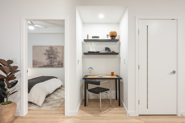 Building Photo - Kira