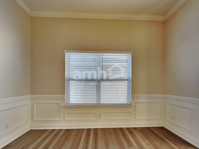 Building Photo - 515 Flat Rock Ter