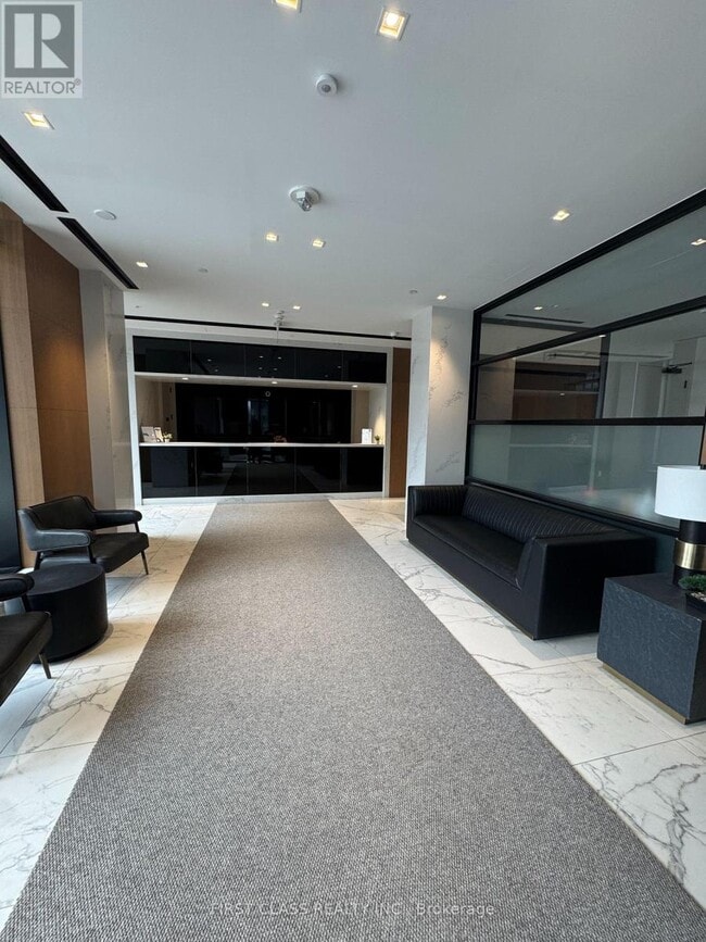 Building Photo - 8 Tippett Rd