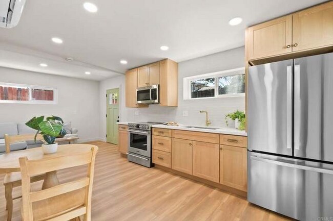 Foto del edificio - 6837 Celia Vista Dr