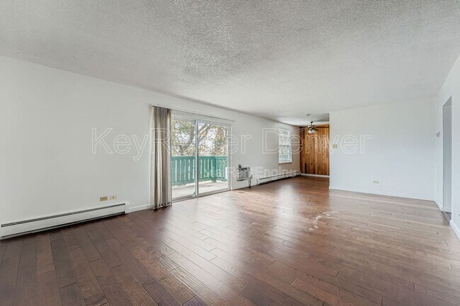 Foto del edificio - 2120 S Vaughn Way