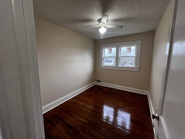 Foto del edificio - 1408 Grove Dr