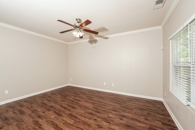 Building Photo - 7063 Glenwood Ln