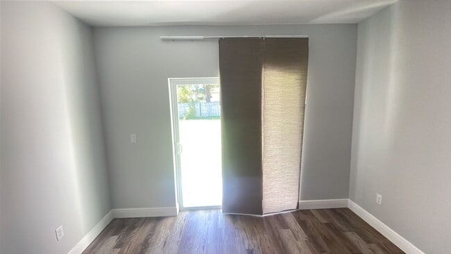 Foto del edificio - 1581 S Montgomery St