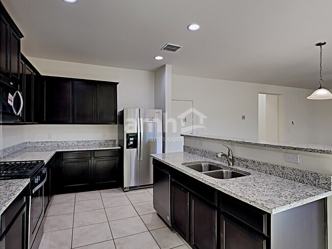 Building Photo - 11755 West Vanderbilt Farms Way