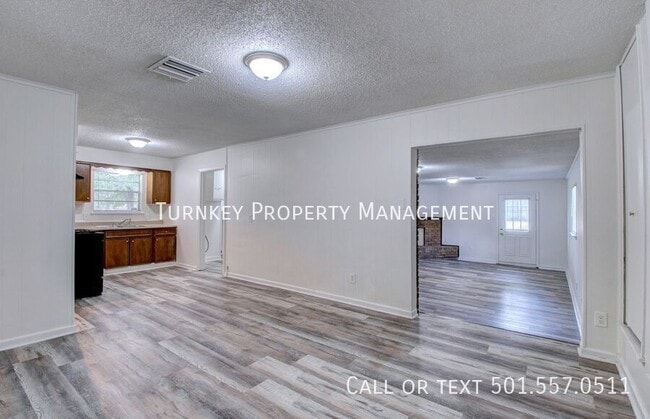 Building Photo - 319 Malibu Dr